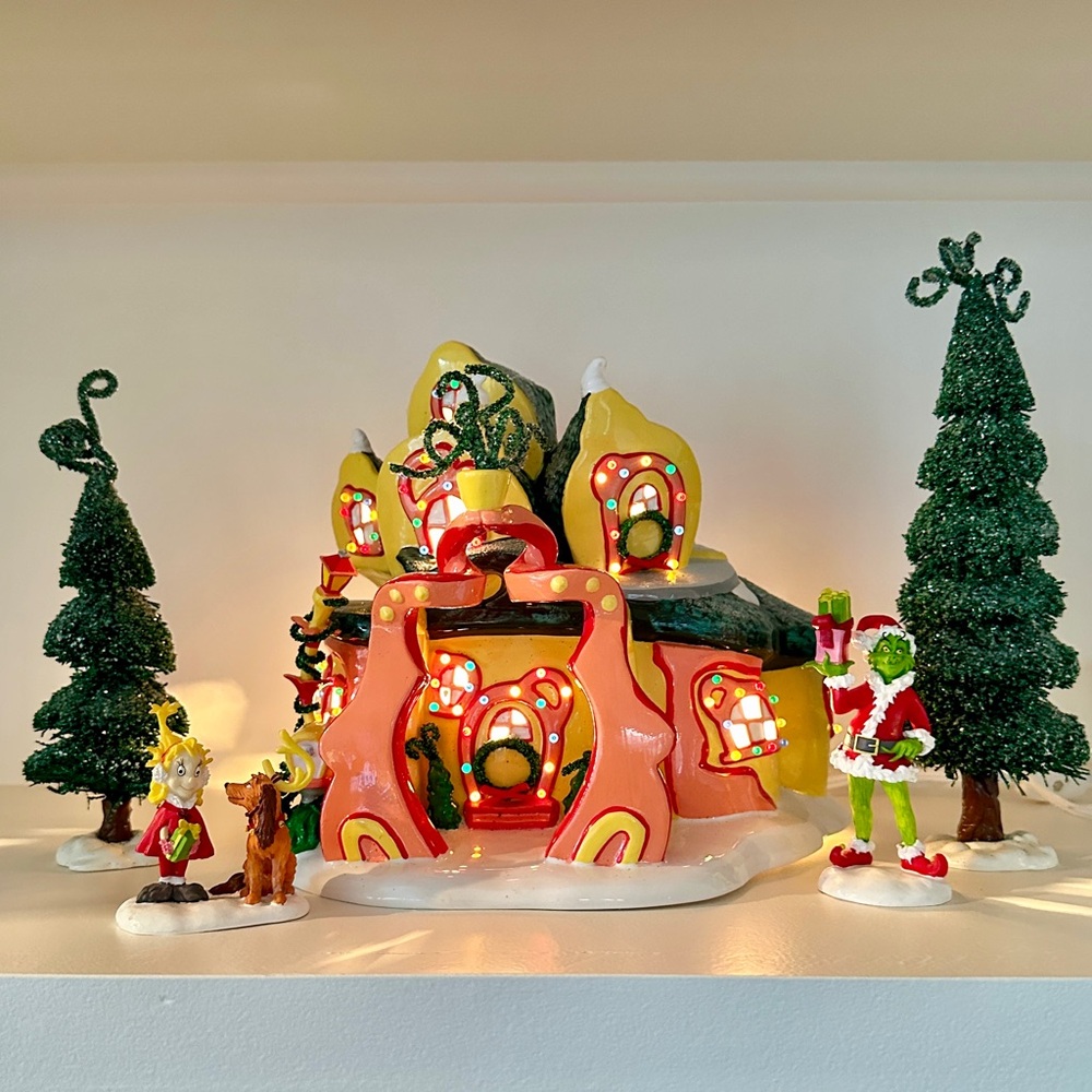 Department 56 Retired 2000 Grinch Who Stole Christmas “Cindy Lou Who's House”